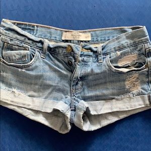 Light watch distressed denim Abercrombie short